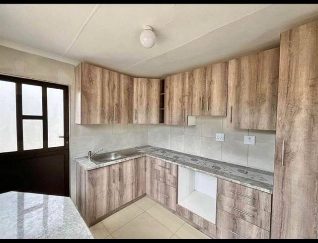 3 BEDROOM HOUSE FOR SALE IN NEWLANDS WEST